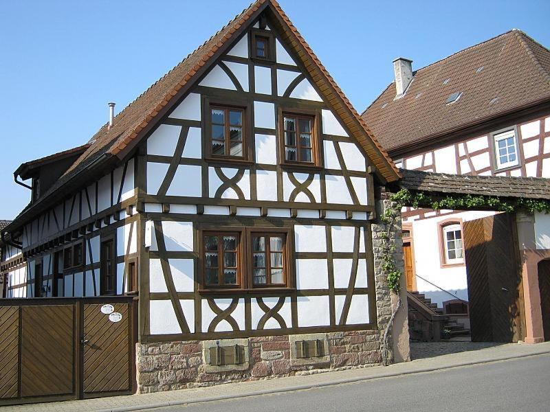 Gaestehaus Winzerhof Bader Heuchelheim-Klingen Esterno foto